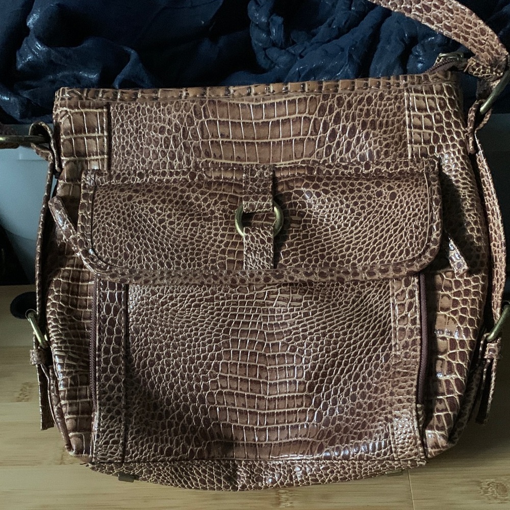 Elegant Brown Crocodile-Embossed Women's Bag